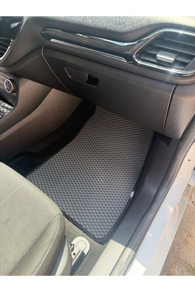 FORD FİESTA 2017 SONRASI EVA OTO PASPAS