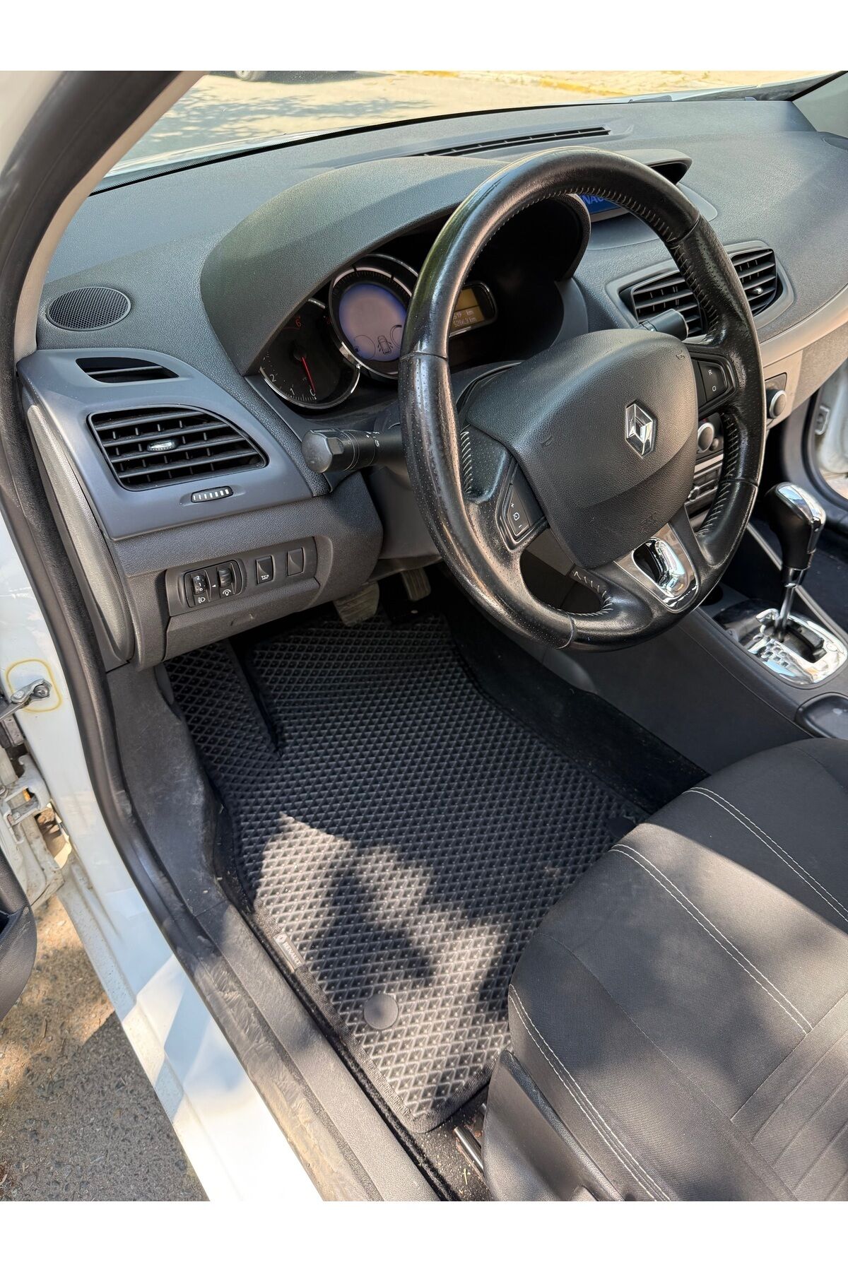 RENAULT FLUENCE 2010 SONRASI EVA OTO PASPAS