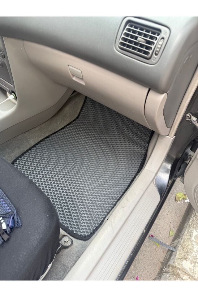 TOYOTA COROLLA E110 1998-2002 KEDİGÖZÜ EVA OTO PASPAS