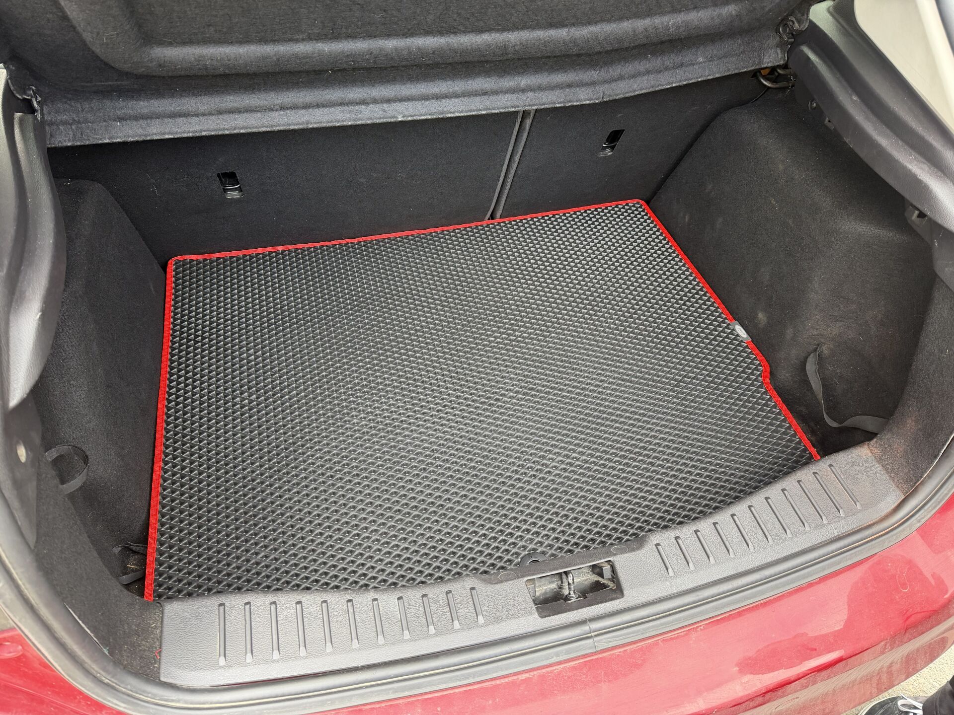 FORD FOCUS 3-3.5 2011-2018 HATCHBACK EVA BAGAJ HAVUZU