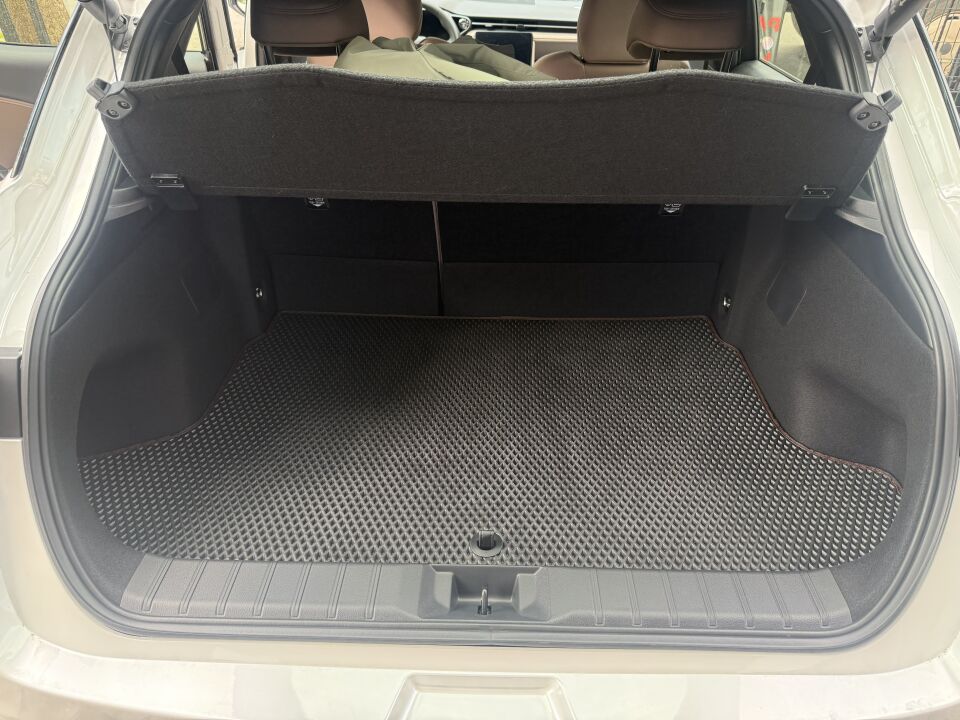 LEXUS LBX EVA BAGAJ HAVUZU