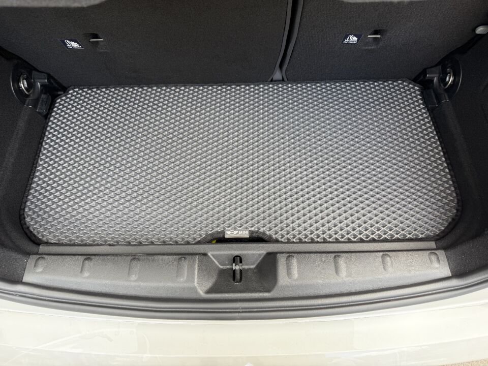 MİNİ COOPER F56 SE ELEKTRİKLİ EVA BAGAJ HAVUZU