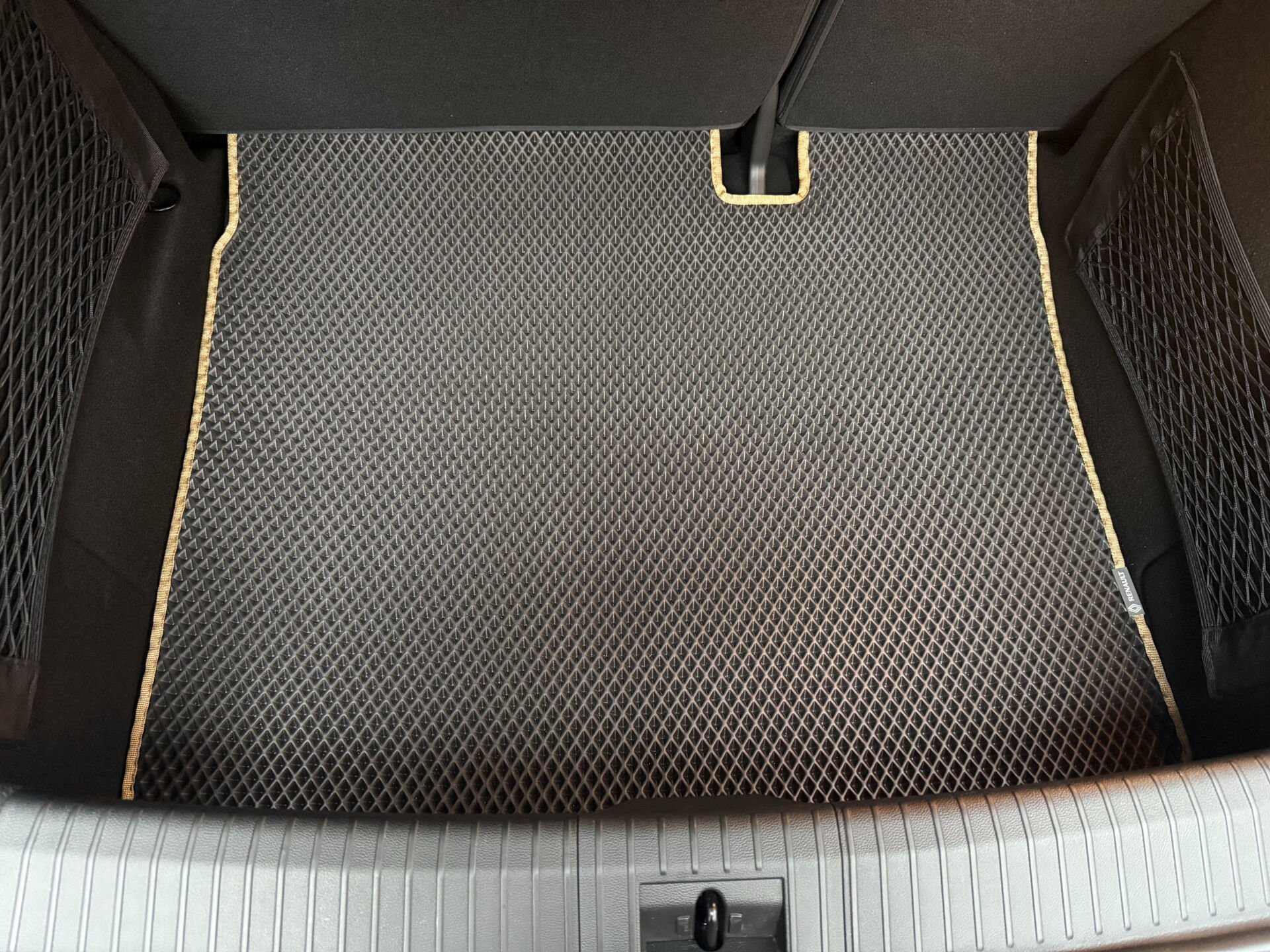 RENAULT MEGANE E TECH EVA BAGAJ HAVUZU